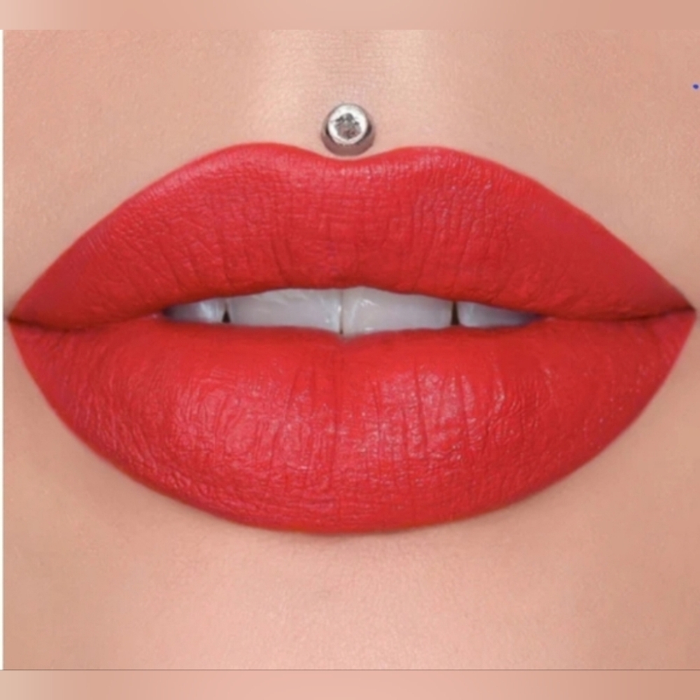NIB Jeffree Star Velvet Trap Lipstick in Cherry Soda Full Size 3.3g 💋👄💄